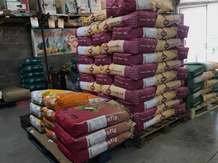 Aliments pour animaux Cadenet