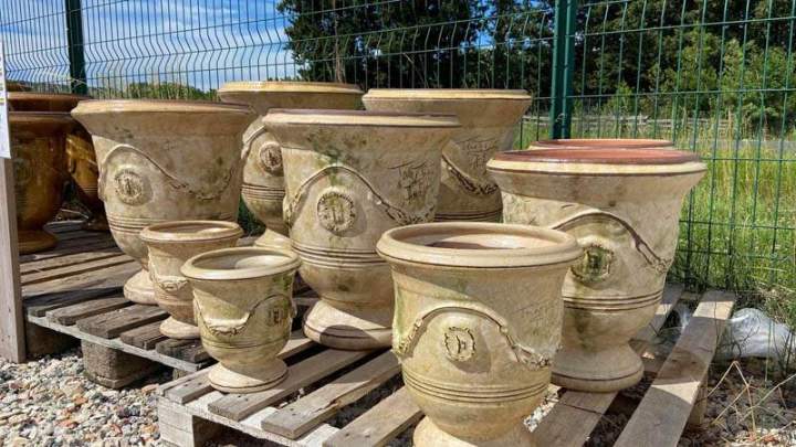 Poteries artisanales en terre cuite Cadenet