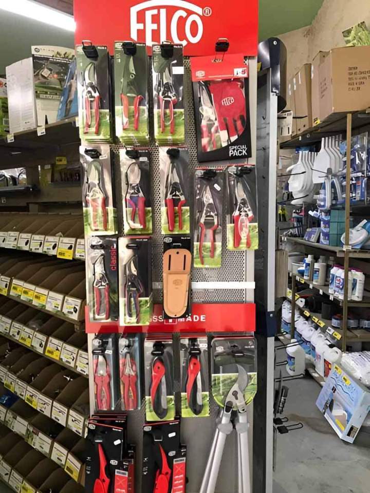 Outils de jardinage à Cadenet